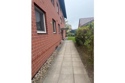 Helle 3 Zimmerwohnung mit Balkon & EBK in Vöhrum - Peine