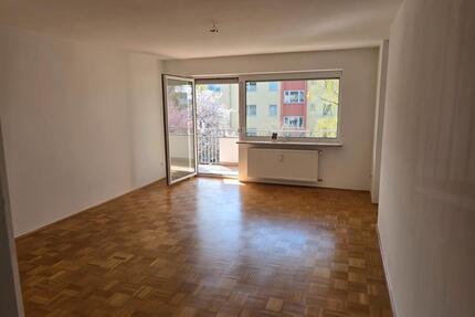 renovierte helle 4Zi-Whg, großer Balkon, Westenviertel Regensburg
