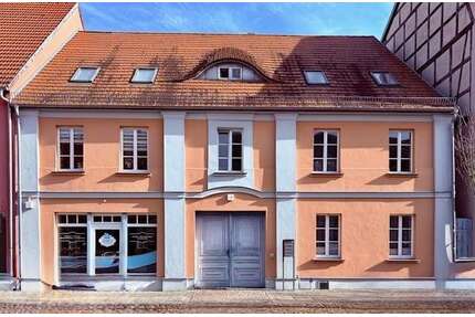 Haus zum Kaufen in Angermünde 320.000,00 € 237 m²