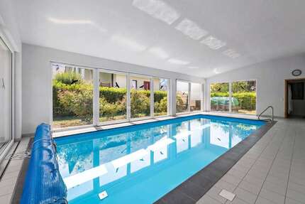 Haus zum Kaufen in Müllheim Britzingen 1.099.000,00 € 232.58 m² - Müllheim / Britzingen