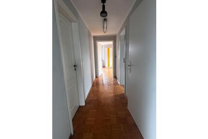 Attraktive Dachgeschosswohnung (68 m²) in Zweifamilienhaus - Bielefeld Heepen