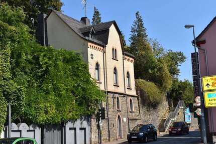 Haus zum Kaufen in Bad Camberg 382.000,00 € 205 m²