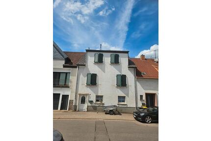 Einfamilienhaus - 250.000,00&nbsp;EUR Kaufpreis, ca.&nbsp; 120,00&nbsp;m&sup2; in Überherrn (PLZ: 66802)
