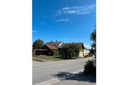 Renovierungsbedürftiges Haus mit Garten + Carport in Niederbayern - Kößlarn