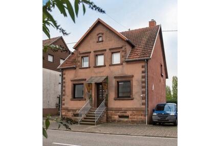 freistehendes, modernisiertes EFH mit Garten in 66265 Holz - Heusweiler