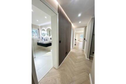 Traumhaft sanierte u- ruhige 2,5-Zi. Maisonette-Whg. mit Terrasse am Herzogpark und Engl. Garten - München Bogenhausen