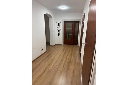 4 Zimmerwohnung mit Balkon im Erdgeschoss - Hildesheim Itzum-Marienburg