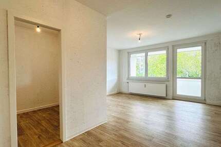 Wohnung zum Mieten in Freital 533,55 € 77.89 m²
