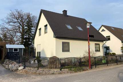 Einfam. Haus mit Doppelgarage in einer der besten Wohnlagen von Neubrandenburg