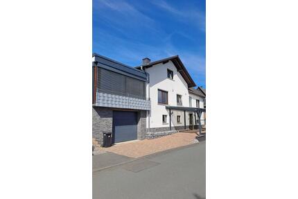 Günterod: Traumhaus in Südhanglage - 1 bis 2 Familienhaus - Bad Endbach