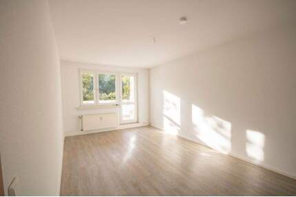 Nachnutzer gesucht! Schöne 2-Raumwohnung mit großem Balkon! - Halle (Saale) Südstadt