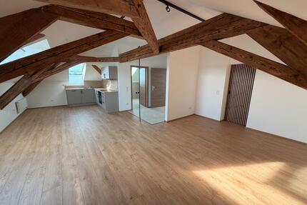 Erstbezug Wunderschöne 2-Zimmer-Dachgeschoss Loft Wohnung - Geiselhöring