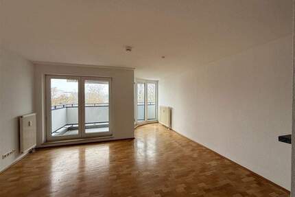 IDEAL FÜR JUNG UND ALT - Gemütliche 2-Zimmer-Wohnung mit EBK, Balkon und Fahrstuhl - Bernau