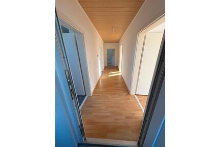 3 ZKB Dachgeschoss mit Gaube - 700,00&nbsp;EUR Kaltmiete, ca.&nbsp; 90,00&nbsp;m&sup2; in Saarlouis (PLZ: 66740)