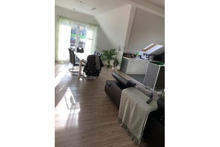 Helle 2-Zi.-DG-Wohnung mit Balkon, EBK und Stellplatzoption - Schwalmstadt