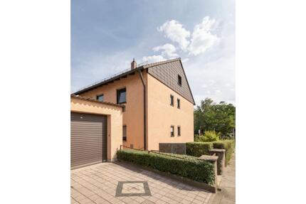 Großzügiges Reiheneckhaus mit Garten, Balkon, Garage & Stellplatz - Neuhausen auf den Fildern