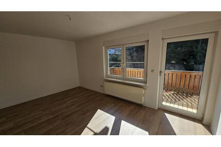 Charmante 2-Zimmer-Wohnung mit großem Balkon in modernem Zustand - Nossen