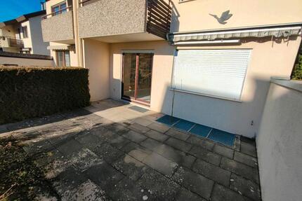 Doppelhaushälfte mit Garage, 3 Stellplätze, Terrasse & Balkon - Leonberg