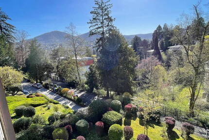 Exklusive Halbhöhenlage: Luxuriöse 3-Zi.-Wohnung mit 2 Balkonen und Merkurblick - Baden-Baden Innenstadt