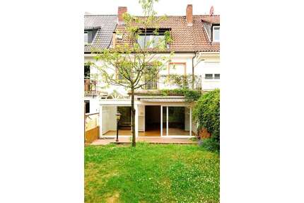 Haus zum Mieten in Frankfurt am Main 2.550,00 € 160 m²