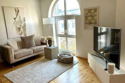 Stylische 2 ZKBB mit EBK und TG-Stellplatz in ruhiger Stadtlage - Wiesbaden