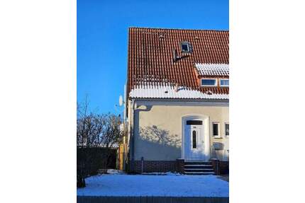 Reihenendhaus in Anklam! - 129.000,00&nbsp;EUR Kaufpreis, ca.&nbsp; 80,00&nbsp;m&sup2;&nbsp;Wohnfl&auml;che in Anklam (PLZ: 17389)