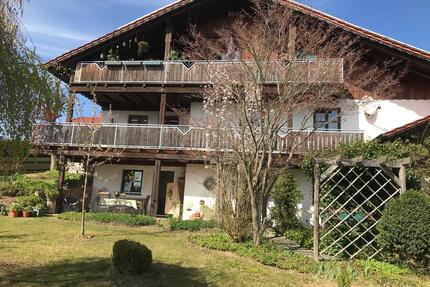 Zwei Zimmer - 750,00&nbsp;EUR Kaltmiete, ca.&nbsp; 55,00&nbsp;m&sup2; in Stamsried (PLZ: 93491)