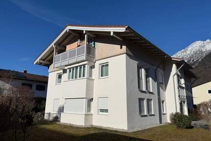 Wohnen mit Lebensqualität. Stilvolle 3-Zimmer-Wohnung in stadtnaher und sonniger Lage von Bad Reichenhall