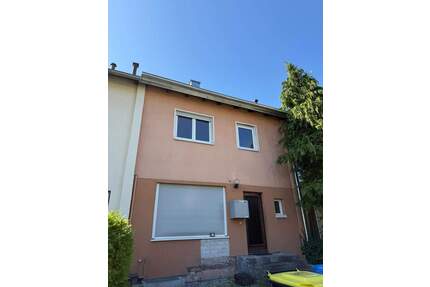 Reihenmittelhaus mit Potenzial in ruhiger Lage - Nürnberg Thon