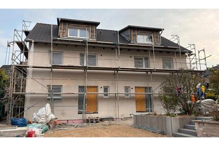 Attraktive Doppelhaushälfte (Neubau) in ruhiger Lage - Oberasbach