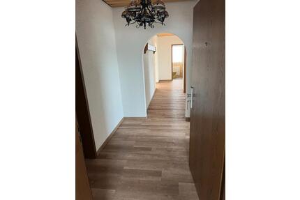 Vermietung einer schönen hellen Dachgeschosswohnung mit Dachterra - Völklingen