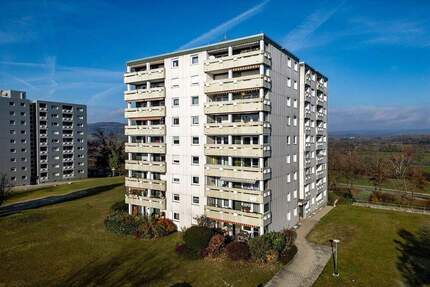 2,5-Zimmer-Wohnung mit Tiefgarage & Balkon. Sanieren und Wohnen oder Vermieten - Singen (Hohentwiel)