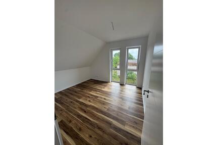 Neubau-Doppelhaushälfte mit 4 Zimmern in Holzendorf - Sternberg