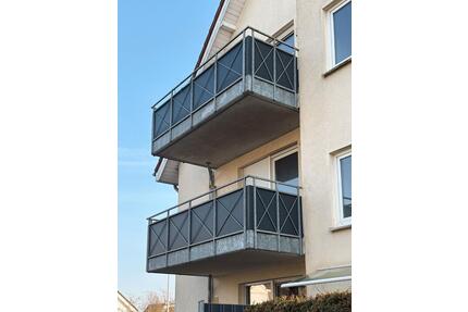 Helle 2,5-Zimmer-Wohnung mit Balkon, Stellplatz & Einbauküche - Dinslaken Hiesfeld