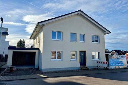 Ausbauhaus fertig erstellt in Oberkirch-Zusenhofen - ideal für den Handwerker. Holzhaus mit zwei attraktiven Wohnein...