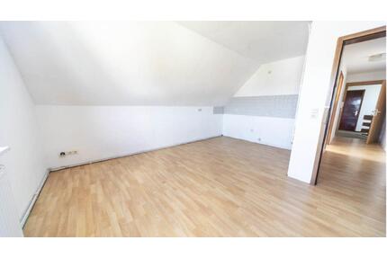 Sonnige 2- Zimmer Wohnung zu vermieten- Stellplatz- Doppelgarage - Schramberg