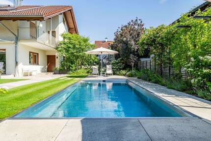 Haus zum Kaufen in Götting 1.190.000,00 € 193 m²