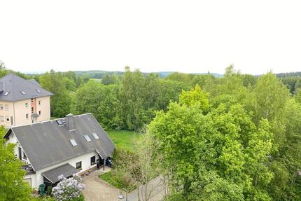2 Monate kaltmietfrei! Tolle 3 -Raumwohnung mit Balkon und Blick ins Grüne - Schöneck/Vogtland