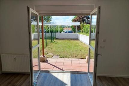 Helle 2 Zimmer Wohnung mit EBK, eigenem Garten mit Terrasse und Westausrichtung - Mittenwalde