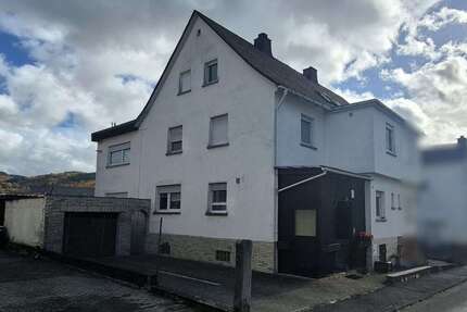 Haus zum Kaufen in Frohnhausen 225.000,00 € 190 m²