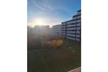 Vermiete Attraktive 2-Zimmer-Wohnung mit Balkon und TG-Stellplatz - Nürnberg Katzwang