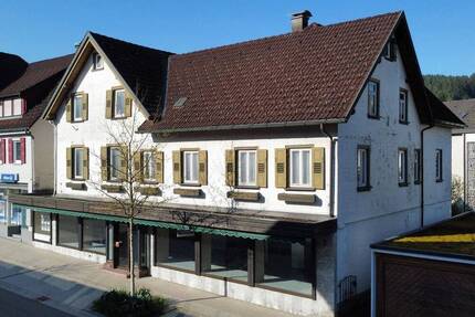 Wohn- und Geschäftshaus im Zentrum von Baiersbronn - vielfältige Nutzungsmöglichkeiten