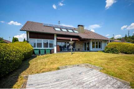 Haus zum Kaufen in Ungerhausen 750.000,00 € 280.55 m²
