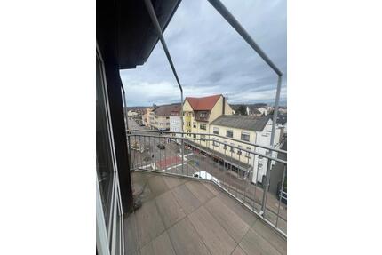 110m² Dachgeschosswohnung mit Sauna und 2 Balkonen – 950€ warm - Völklingen