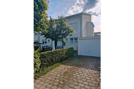 Schönes Reiheneckhaus in toller Lage - ohne Provision - Stuttgart Vaihingen