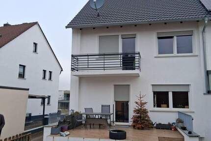 NEUMANN - Schöne Doppelhaushälfte in guter & zentraler Lage - Gunzenhausen