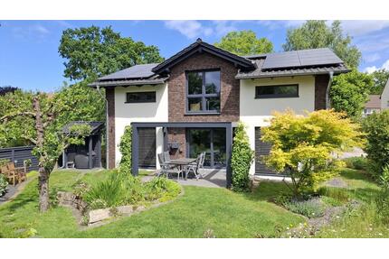 Provisionsfrei! Stilvolles Haus mit idyllischem Garten in Garbsen