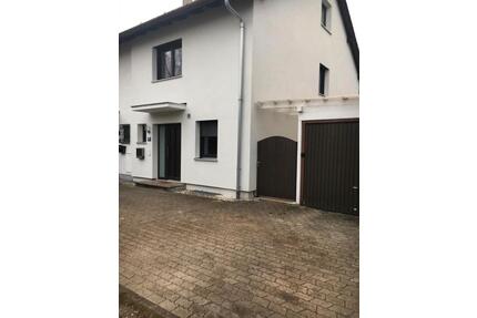 Doppelhaushälfte - 3.200,00&nbsp;EUR Kaltmiete, ca.&nbsp; 125,00&nbsp;m&sup2; in Vaterstetten (PLZ: 85591) Baldham