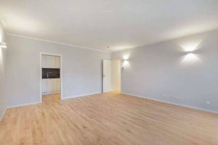 Helle und sanierte 2-Zimmer Souterrain-Wohnung mit großer Terrasse - Wuppertal Barmen