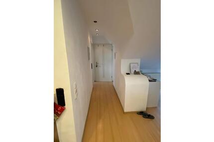 Dachgeschosswohnung - 370,00&nbsp;EUR Kaltmiete, ca.&nbsp; 50,00&nbsp;m&sup2; in Simbach am Inn (PLZ: 84359)